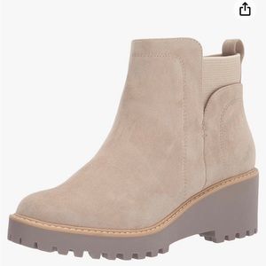 Dolce Vita Women’s Rielle Ankle Bootie.